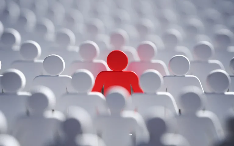 Brezplačna spletna delavnica – Izstopi iz sence: kako biti drugačen in privlačen za stranke